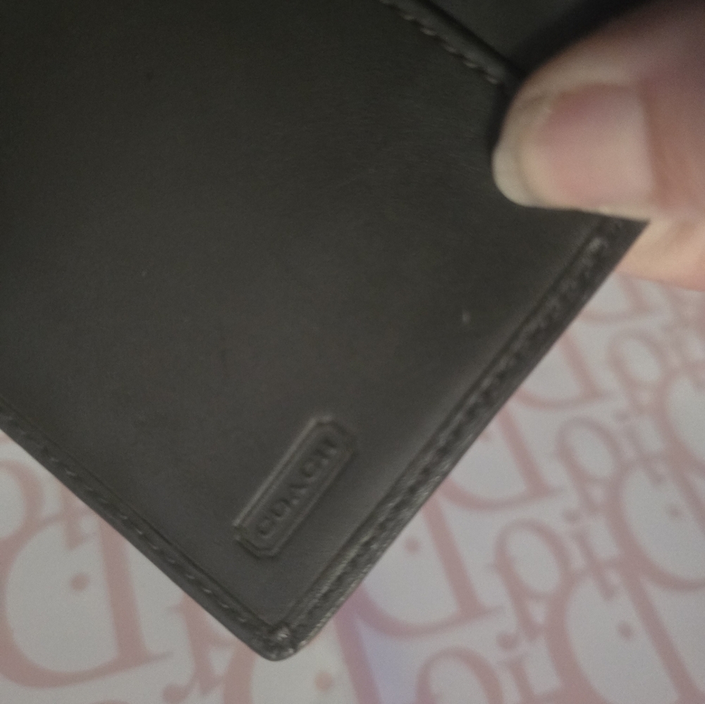 Coach Leatherware Signature fold Wallet NWOT Beautiful Wallet! - Picture 9 of 16